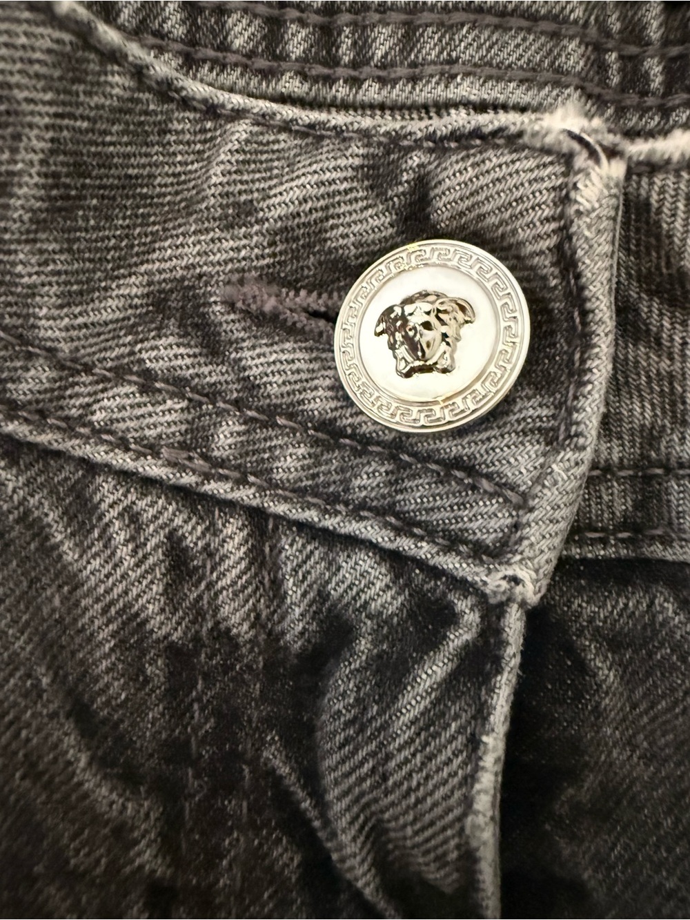 Versace Women's Stonewashed Jeans Size 29 - Picture 4 of 10